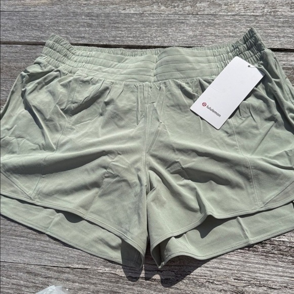 Lululemon Hotty Hot High-Rise Lined Short 4"‎ Fog Green size 14 NWT